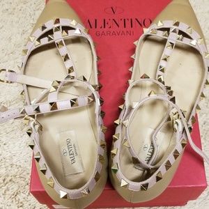 Valentino Garavsni Rockstud nude shoes